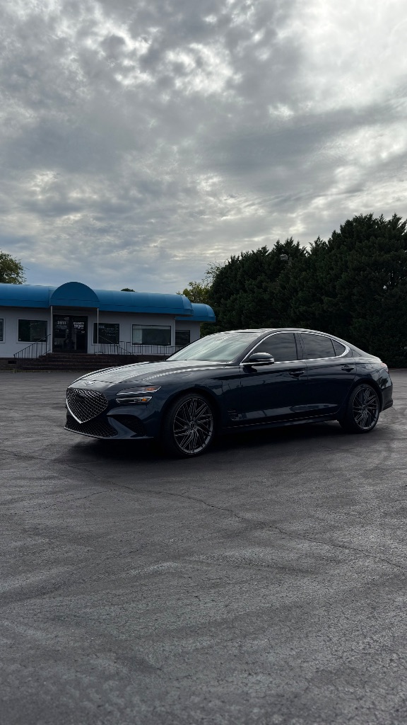 2022 GENESIS G70 Standard's photo
