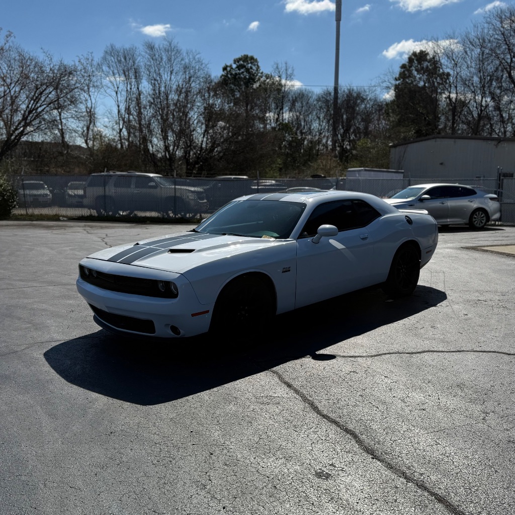 2018 Dodge Challenger R/T's photo